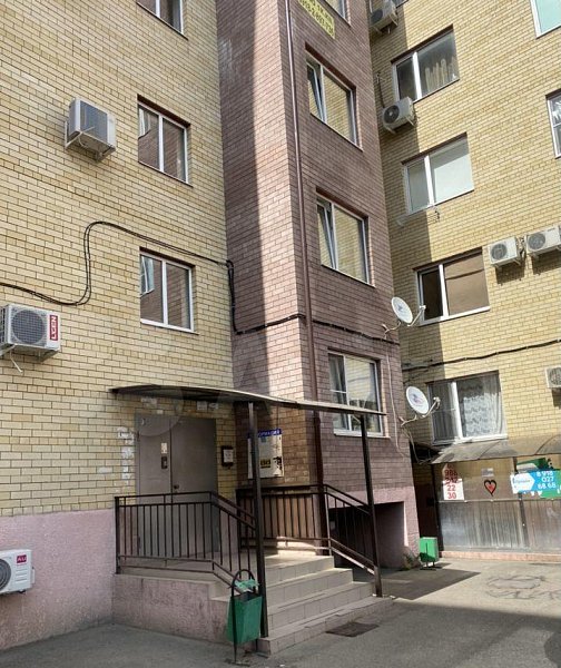 Продается 1-комн квартира, 36.5 м², р-н Российская ул, 