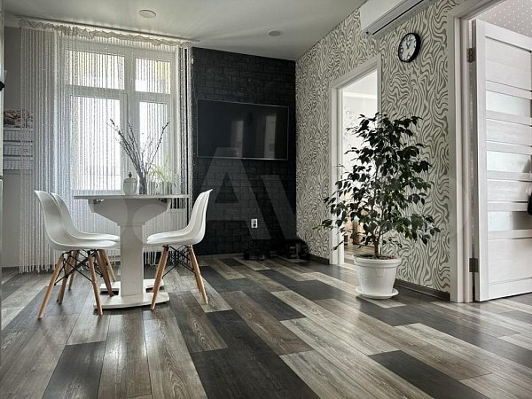 2-комн квартира, 75 м², р-н Восточно-кругликовский (№124587)