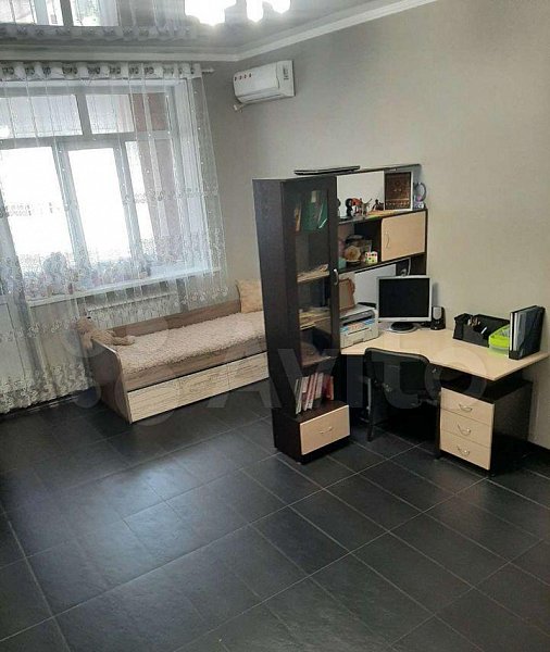 3-комн квартира, 105 м², р-н Российская ул (№124311)