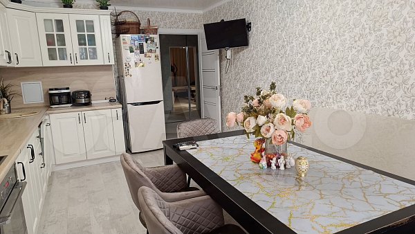 3-комн квартира, 91 м², р-н Российская ул (№124402)
