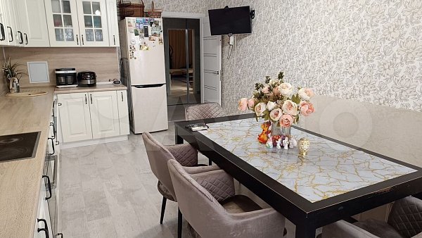 Продается 3-комн квартира, 91 м², р-н Российская ул, 