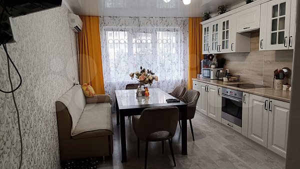3-комн квартира, 91 м², р-н Российская ул (№124402)