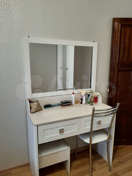 4-комн квартира, 82 м², р-н Российская ул (№123878)