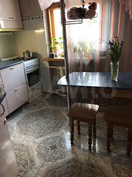 3-комн квартира, 56.6 м², р-н 40-лет Победы (№123729)