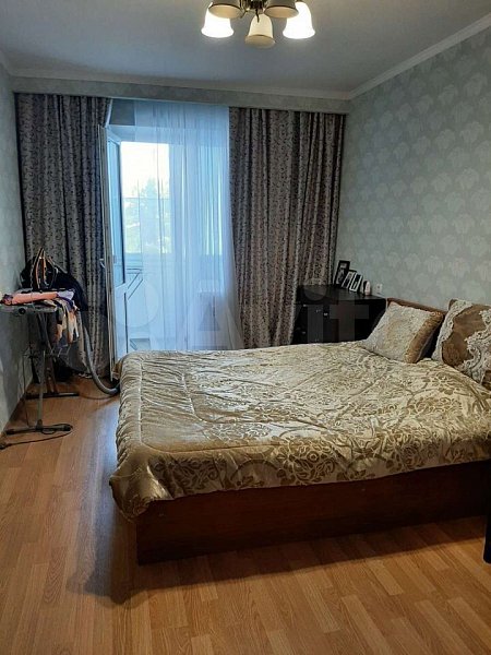 4-комн квартира, 82 м², р-н Российская ул (№123878)