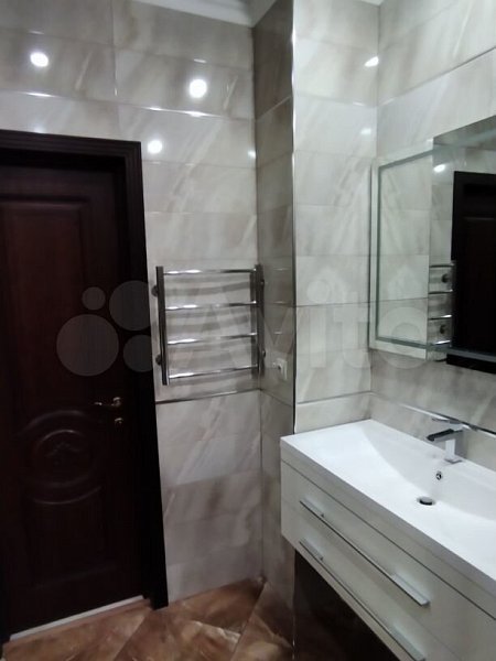 2-комн квартира, 64 м², р-н Российская ул (№124835)