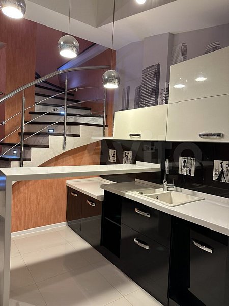 4-комн квартира, 120 м², р-н Селезнева-СБС (№125480)