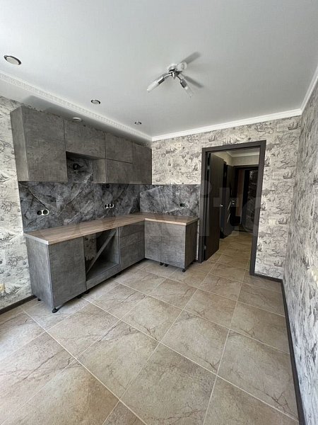 Продается 1-комн квартира, 34 м², р-н Российская ул, 
