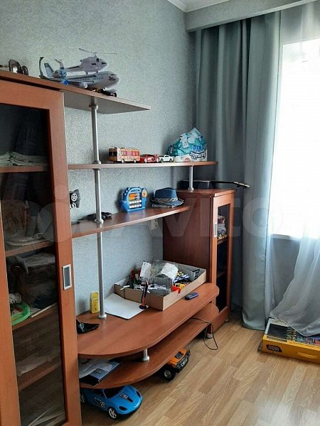4-комн квартира, 82 м², р-н Российская ул (№123878)