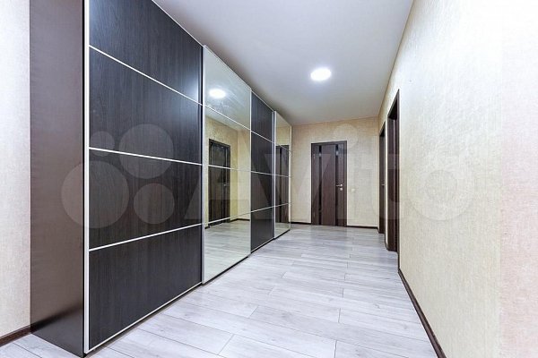 4-комн квартира, 129.1 м², р-н Петра Метальникова (№127580)