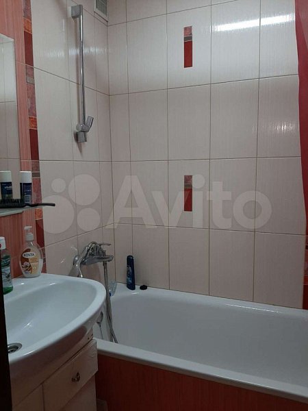 4-комн квартира, 82 м², р-н Российская ул (№123878)