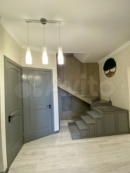 5-комн квартира, 176 м², р-н Российская ул (№127585)