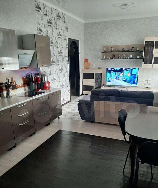 3-комн квартира, 105 м², р-н Российская ул (№124311)