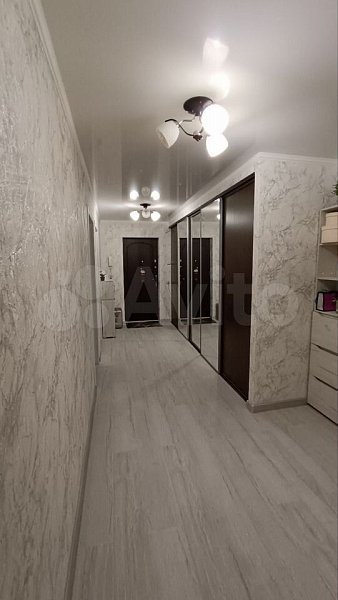 3-комн квартира, 91 м², р-н Российская ул (№124402)