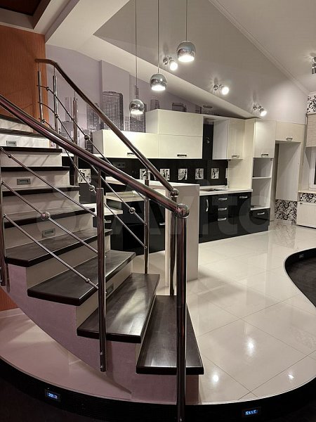 4-комн квартира, 120 м², р-н Селезнева-СБС (№125480)