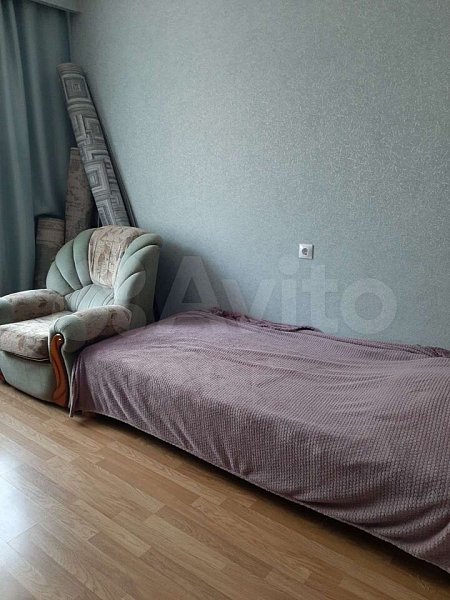4-комн квартира, 82 м², р-н Российская ул (№123878)
