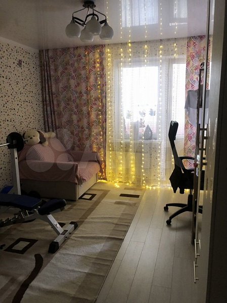 3-комн квартира, 91 м², р-н Российская ул (№124402)