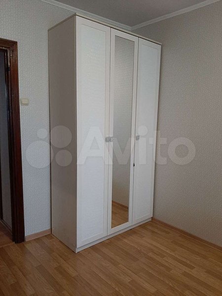 4-комн квартира, 82 м², р-н Российская ул (№123878)
