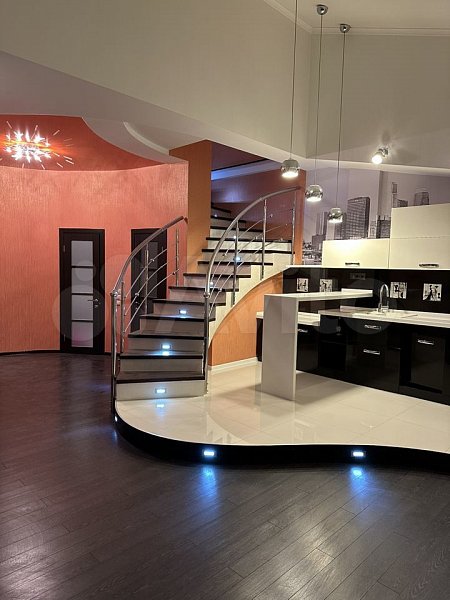 4-комн квартира, 120 м², р-н Селезнева-СБС (№125480)