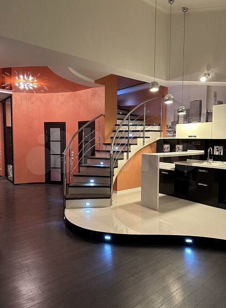 4-комн квартира, 120 м², р-н Селезнева-СБС (№125480)