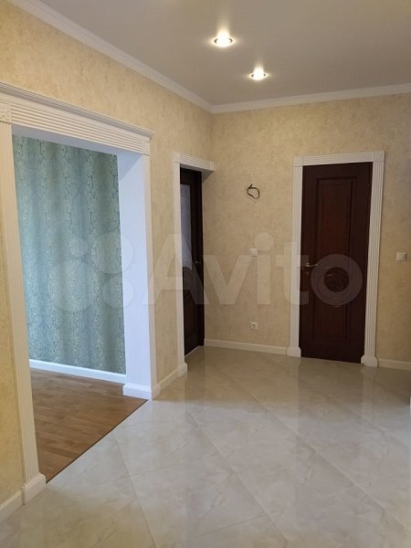 2-комн квартира, 64 м², р-н Российская ул (№124835)