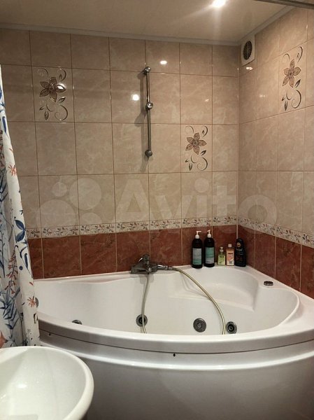3-комн квартира, 91 м², р-н Российская ул (№124402)