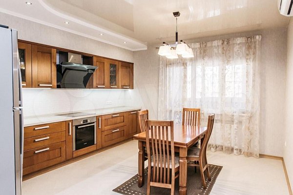 Продается 4-комн квартира, 115 м², р-н Фестивальный, 