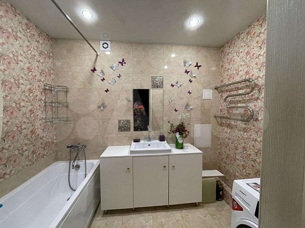 3-комн квартира, 87.3 м², р-н Российская ул (№123796)