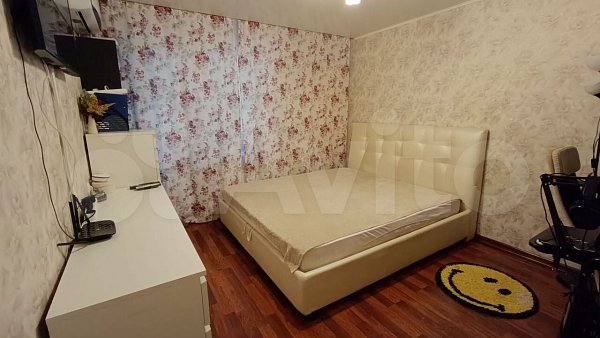 3-комн квартира, 91 м², р-н Российская ул (№124402)