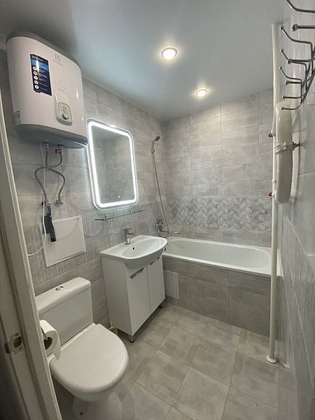 1-комн квартира, 41.8 м², р-н Гидростроителей (№124156)