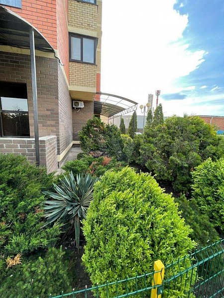 3-комн квартира, 87.3 м², р-н Российская ул (№123796)
