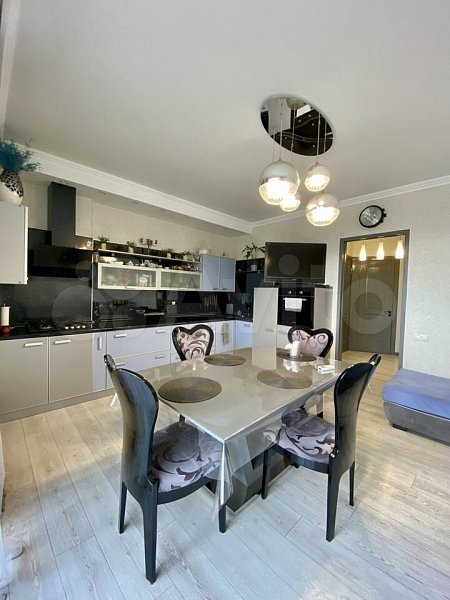 Продается 5-комн квартира, 176 м², р-н Российская ул, 