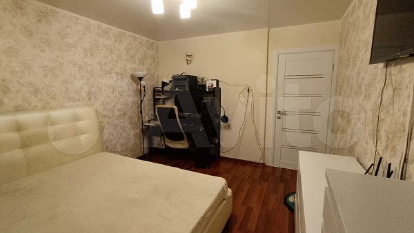 3-комн квартира, 91 м², р-н Российская ул (№124402)