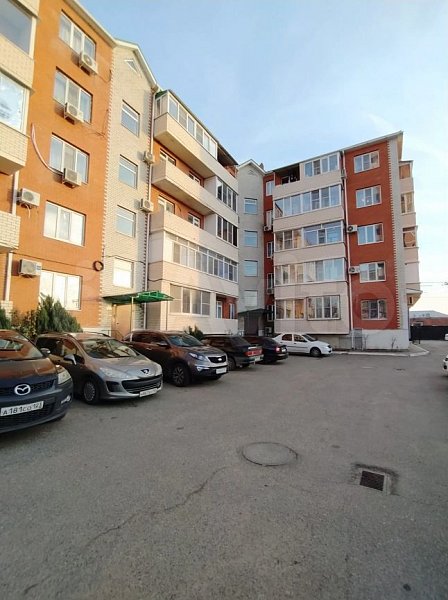 3-комн квартира, 72 м², р-н Российская ул (№124358)