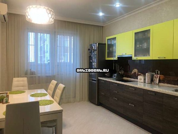 2-комн квартира, 72 м², р-н Центр (№124841)