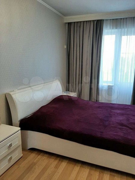 4-комн квартира, 82 м², р-н Российская ул (№123878)