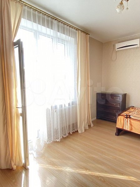 Продается 1-комн квартира, 40 м², р-н Российская ул, 